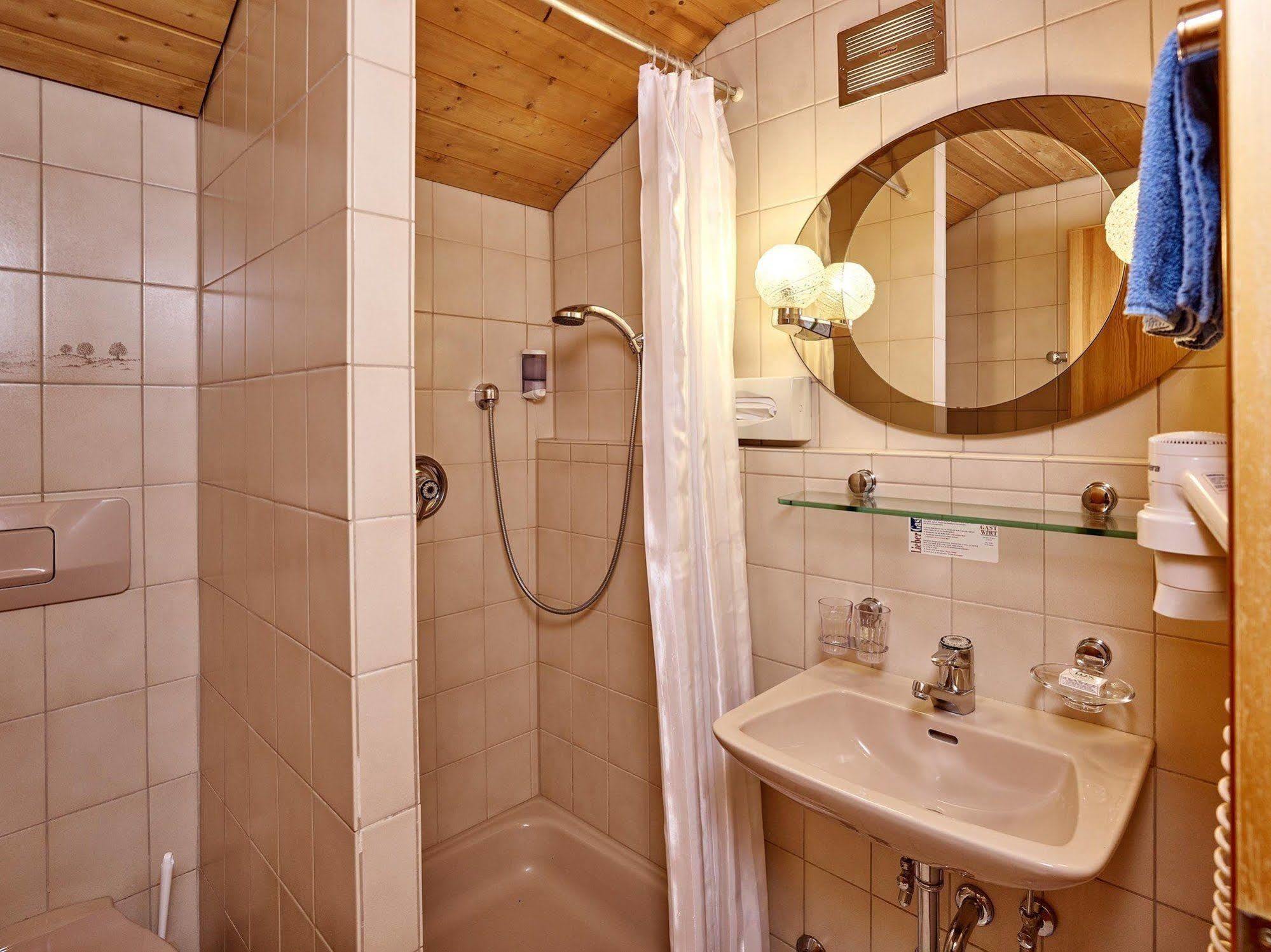 Hotel Monika Гашум Экстерьер фото